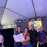 Goiandira avança com novo asfalto e entrega de mais escrituras à população