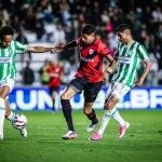 Série B: Atlético-GO sai na frente, leva virada e arranca empate no final contra o Juventude