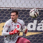 Restando 10 rodadas na Série B, Helton Leite prega consistência no Vila Nova: “Não é momento de inventar”
