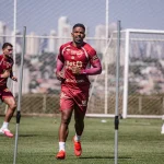 Série B: Vila Nova ganha reforço na lateral para duelo contra o desesperado América-MG