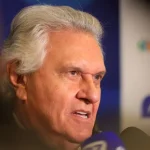 Caiado deve receber alta neste domingo (13) e projeta retorno à campanha presidencial