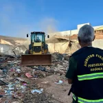 Imóvel abandonado é demolido no Centro de Goiânia