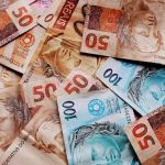 Governo prevê salário mínimo de R$ 1.741 e orçamento de R$ 7,4 trilhões para 2027
