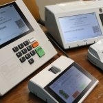 Urnas eletrônicas ganham nova interface e recursos de acessibilidade para as Eleições 2026; confira novidades