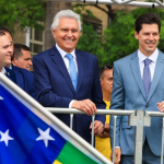 Em desfile de 7 de setembro, em Goiânia, Caiado celebra Vilela e apresenta propostas para Goiás