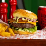 Hamburguerias em Goiânia têm combos em oferta até o fim de outubro