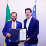 Daniel Vilela assina transmissão de cargo a Bruno Peixoto