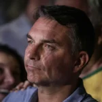 Flávio Bolsonaro não reconhece derrota e diz que vai pedir anulação das eleições