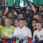 PL faz reunião de emergência após informações de que Flávio Bolsonaro deixou o Brasil